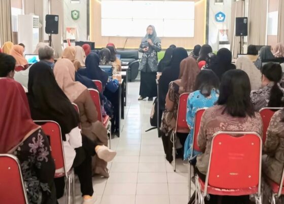 Pelatihan Pembelajaran Mendalam (Deep Learning).