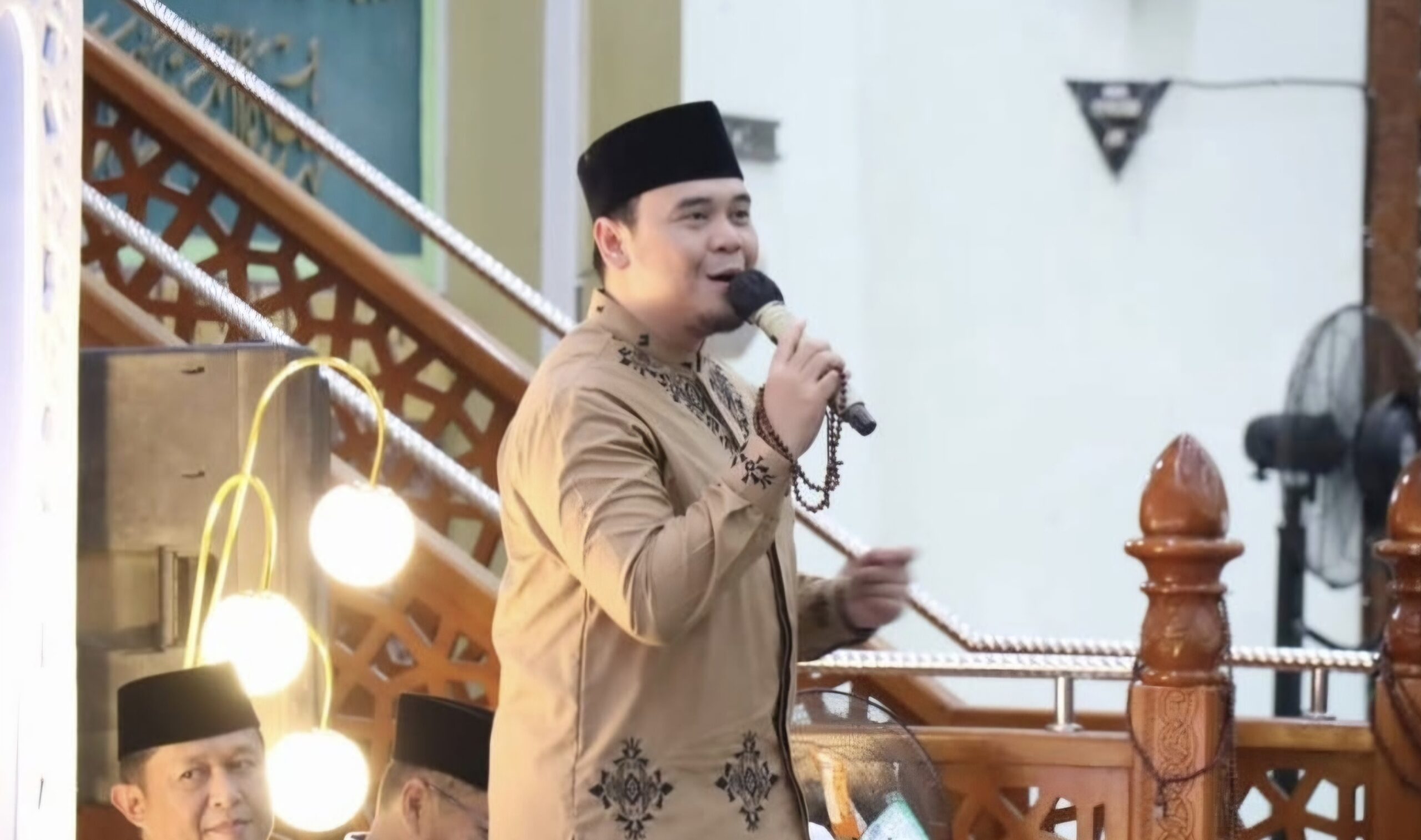 Tausiyah Ustadz Hilman Fauzi Warnai Tabligh Akbar Maulid Nabi di Sampit