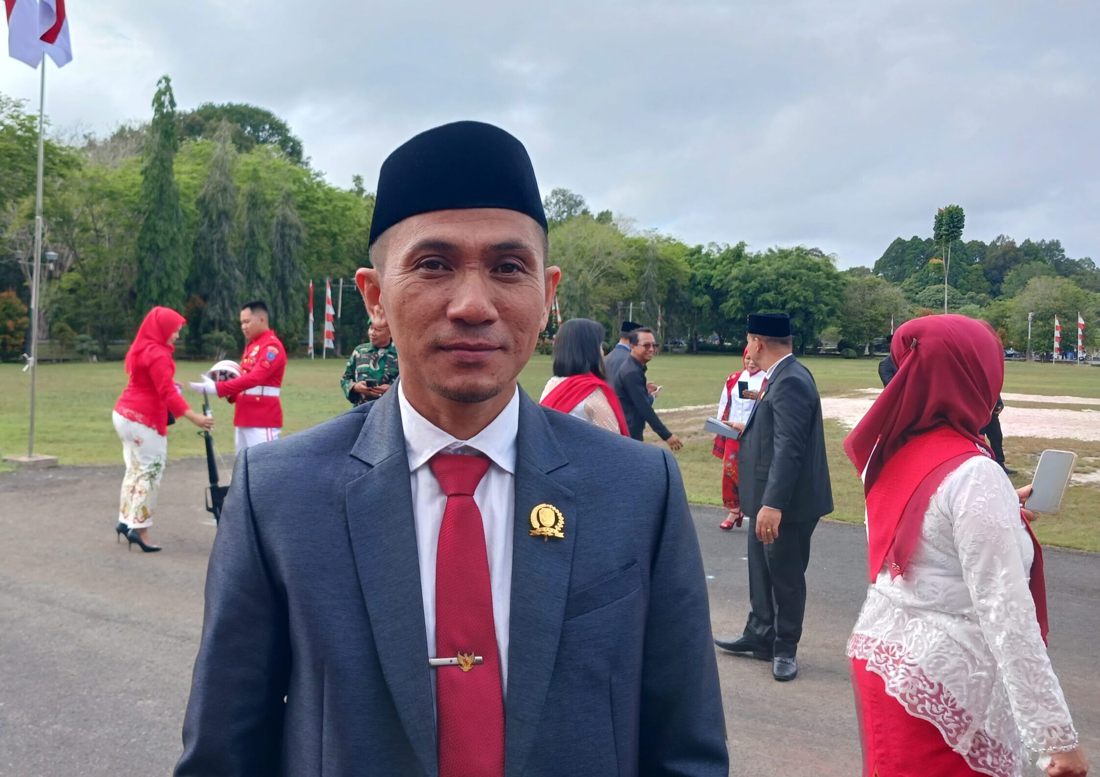 Rumput Liar Ganggu Pandangan, DPRD Minta Pemda Bertindak