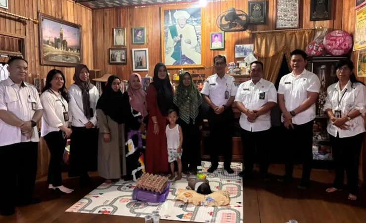 Sekretariat DPRD Palangka Raya Salurkan Bantuan Program Orangtua Asuh Cegah Stunting