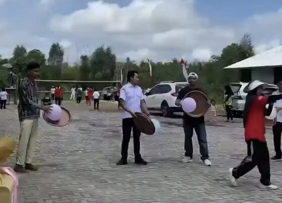 Lomba agustusan guru