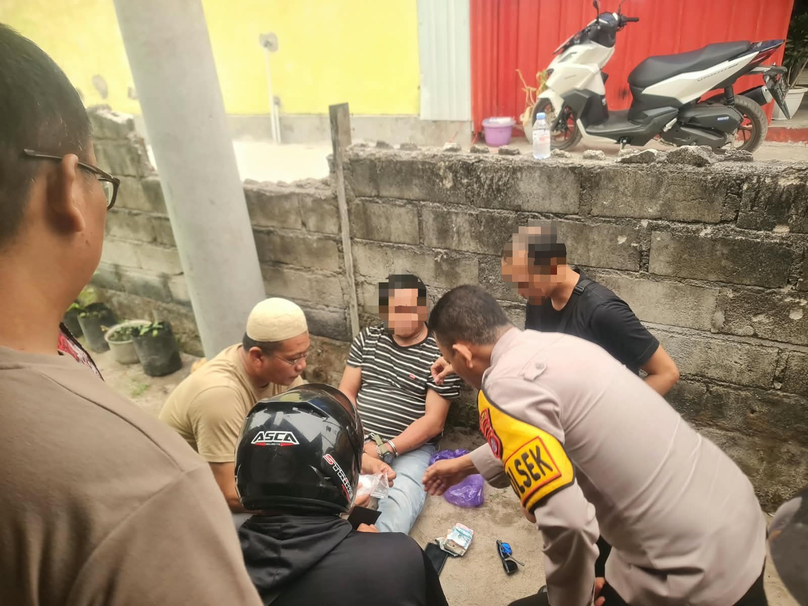 Unit Reskrim Polsek Ketapang Bekuk Pria asal Seruyan yang Bawa 1 Ons Sabu