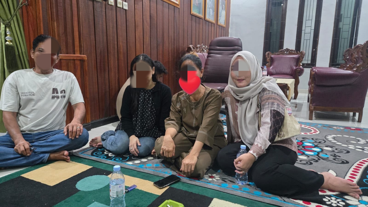 Karyawan Toko Emas Sampaikan Permohonan Maaf ke Pelanggan